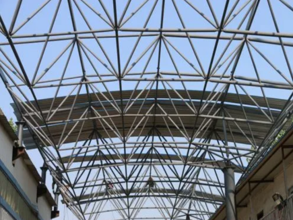 渭南网架加工厂家必须注意的细节问题